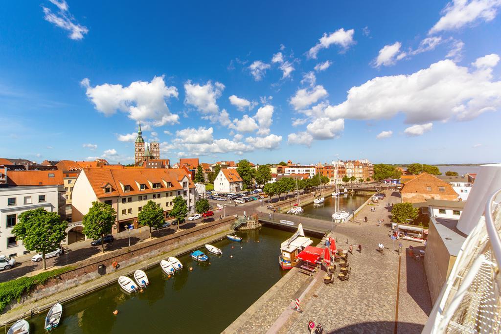 Altstadt Hotel Peiss Stralsund Exterior photo